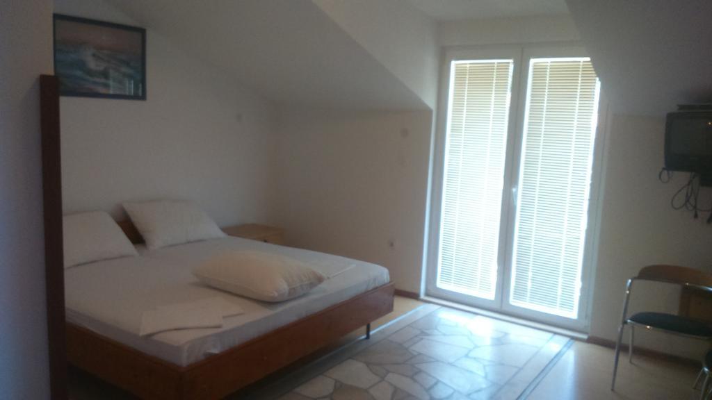 Apartments Plazibat Škrip Rum bild