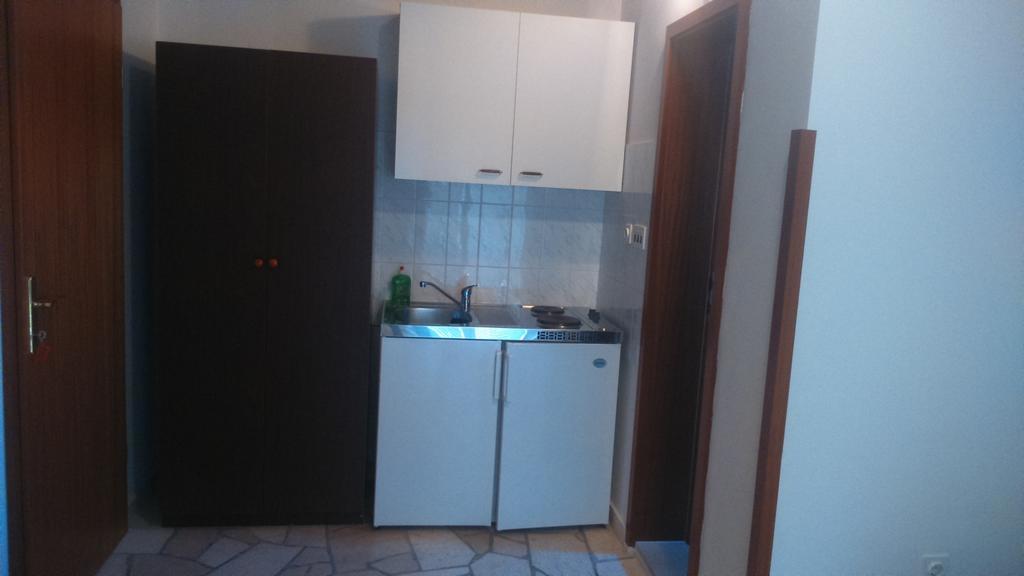 Apartments Plazibat Škrip Rum bild